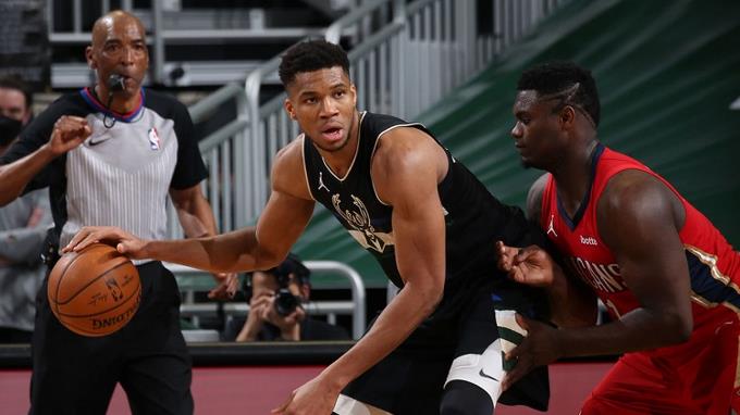 Giannis alaba la labor de Zion Williamson