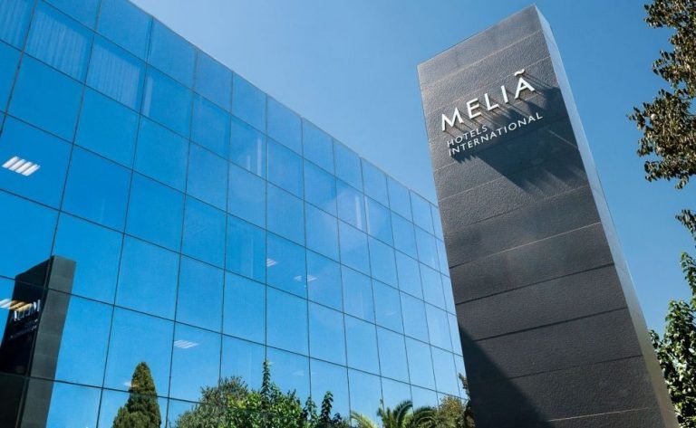 Meliá anticipa un verano de cierta normalidad en reservas a RD