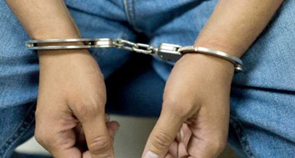 Prisiones traslada acusado de matar a tres personas en barbería de SFM