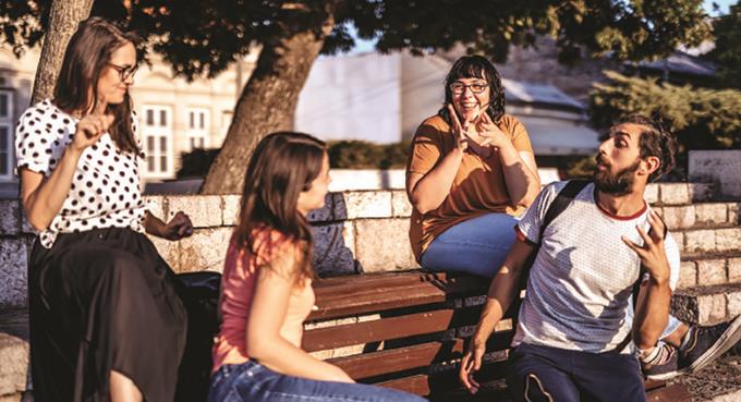Ocio y recreación: Faltan opciones para personas con discapacidad auditiva