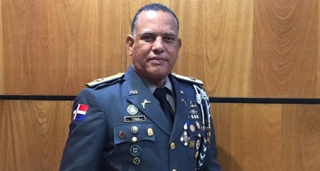 Policía persigue individuos que realizan disparos al aire en los barrios de Mao