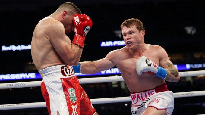 Yildirim no le supo a nada al «Canelo»; Saunders es el próximo