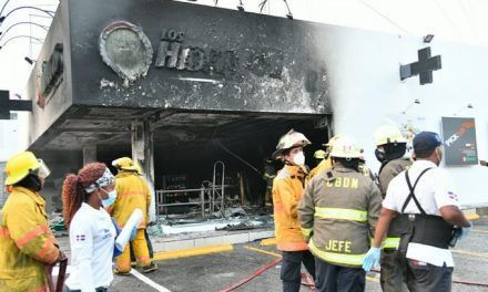 Un joven de 25 años murió por inhalación de humo en incendio de farmacia Los Hidalgos