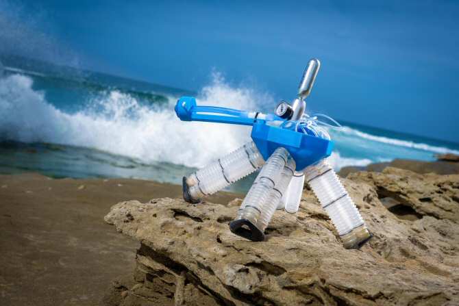 Robot con aire comprimido en vez de electrónica