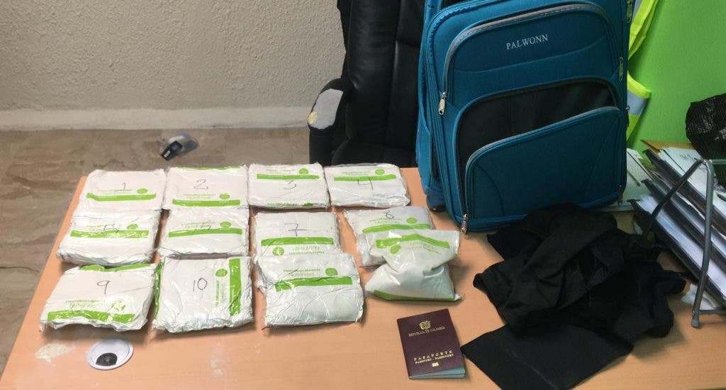 Apresan ciudadana colombiana con más de cinco kilos de heroína en Aeropuerto de Punta Cana