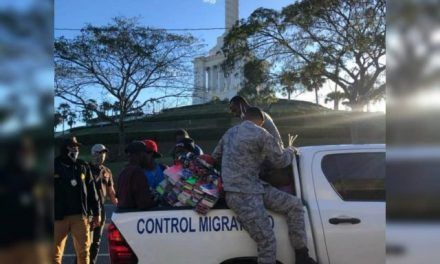 Migración vuelve a detener decenas de indocumentados en alrededores del Monumento de Santiago
