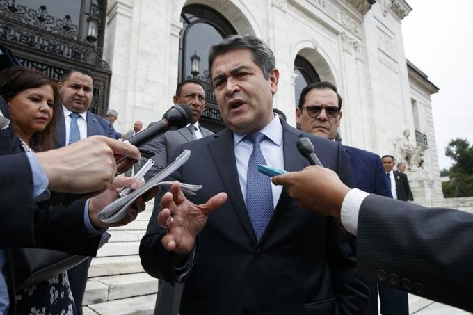 Comicios marcados por acusaciones de narcos