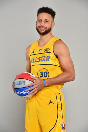 Curry logra su segunda corona