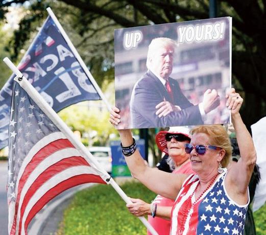 Donald Trump regresa al ruedo político en EEUU.