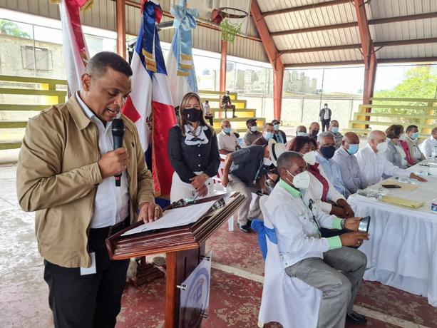 Gobierno inicia proceso de titulación de terrenos en San Cristóbal