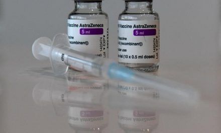 Hoy debió llegar primer cargamento de vacunas de AstraZeneca