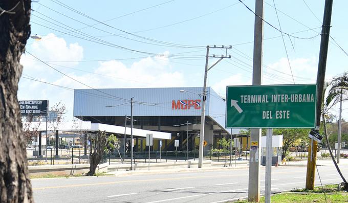 Instalarán una escuela de bellas artes en parada de guaguas de SDE