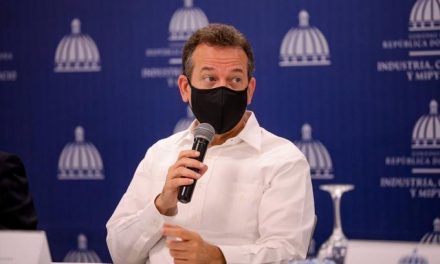Ito Bisonó: En el mundo «se ha dado una tormenta perfecta» para aumentos de las gasolinas