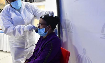 La vacunación marcha a un ritmo de 80,000 dosis por día y van 500,000 inmunizados