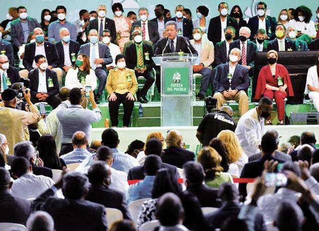 Leonel pide a Abinader no olvidar la expresión “Primero la gente”