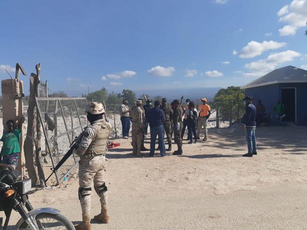 Muro iniciaría por la frontera de Pedernales