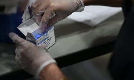 Puerto Rico vacunará contra COVID a gente de 16 años en adelante