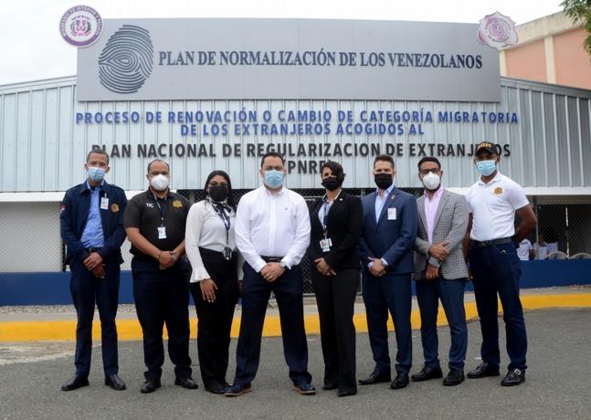 Migración inicia plan de regularización a 115 mil venezolanos residentes en el país