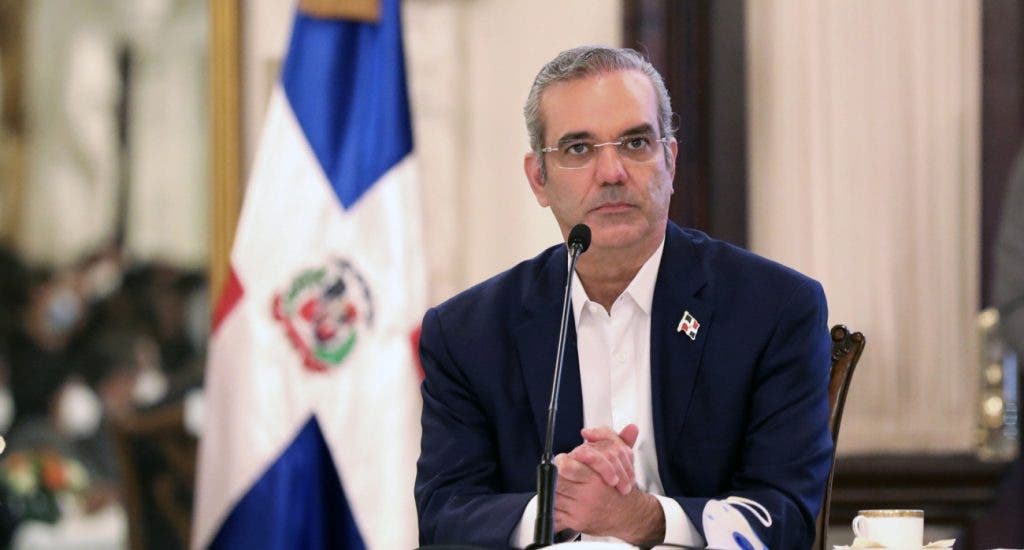 Abinader extiende sus condolencias a familiares de Marcio Veloz Maggiolo