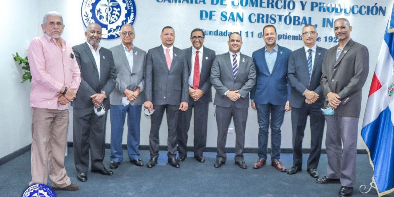 En San Cristóbal: Cámara de Comercio develiza fotografía de su expresidente Emmanuel Dionicio