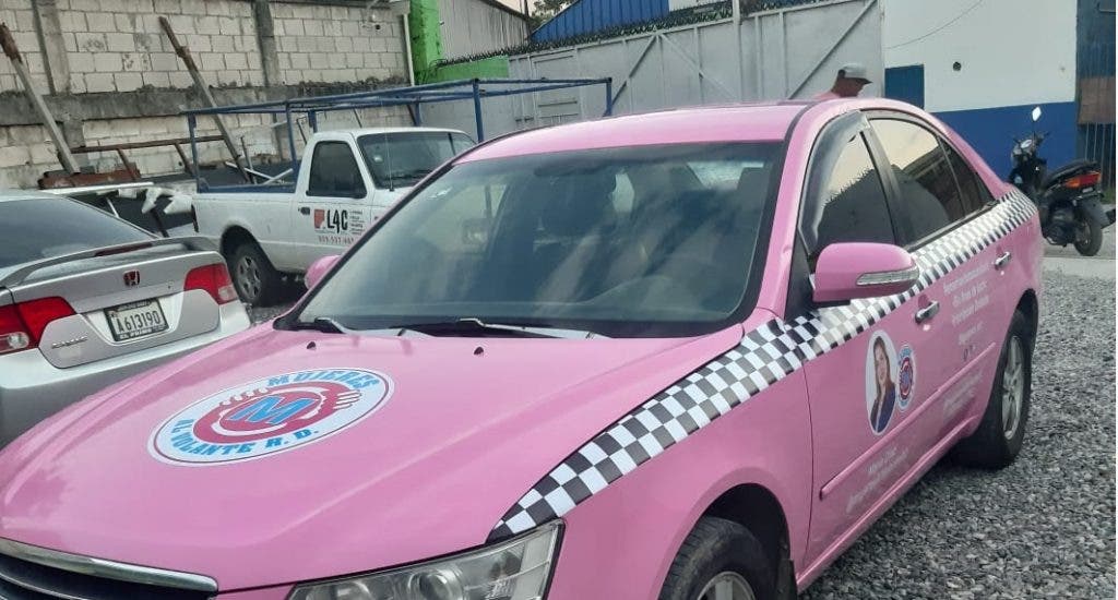 Malhechores en motocicleta hieren y asaltan dos personas recibían clases de manejo en Villa Mella
