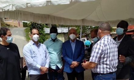 Comisión del PRM en SDN visita familiares de pareja de pastores asesinados por Policías
