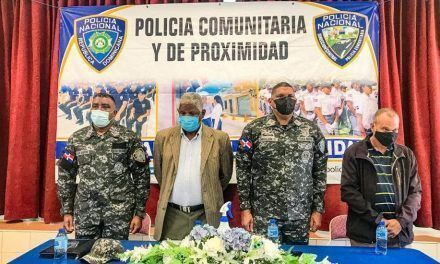 Policía Comunitaria imparte curso taller a oficiales de Santo Domingo Oeste