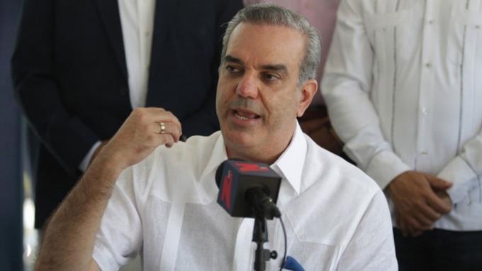 Abinader aplana reeleccionismo en el PRM