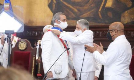 Abinader le baja el volumen a la reelección