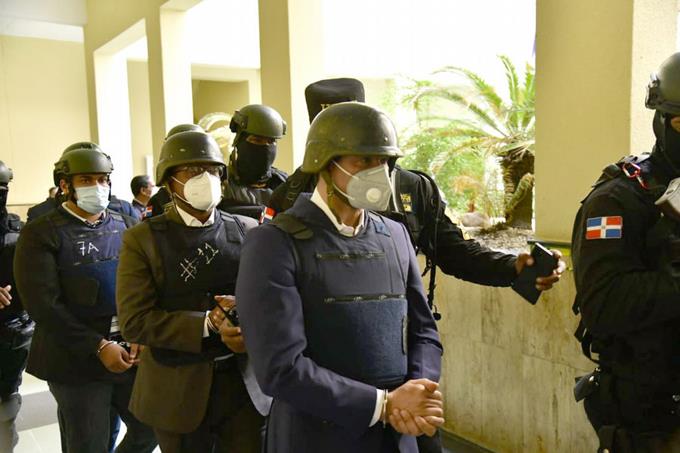 Hallan grabaciones de periodistas en poder del jefe escolta Danilo