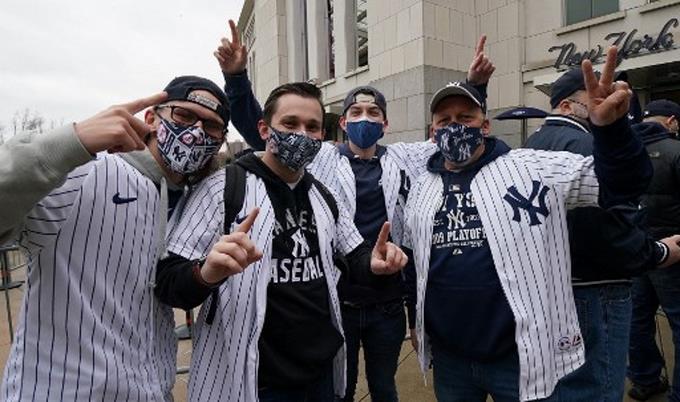Neoyorquinos regresan emocionados al Yankee Stadium: «No podíamos esperar»