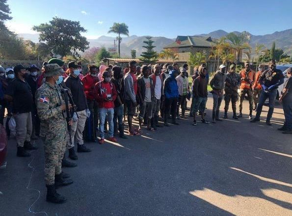 Migración detuvo 86 haitianos indocumentados durante operativo en Constanza
