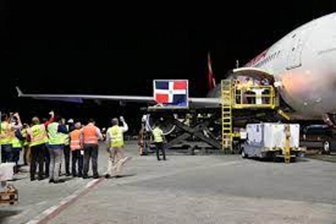 Sale desde China avión con 500 mil vacunas contra el Covid