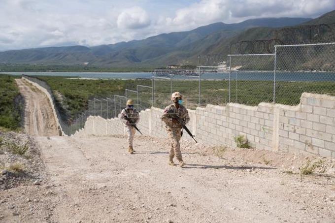 Gobierno declara de emergencia compras para muro fronterizo y entra en categoría secreto de Estado