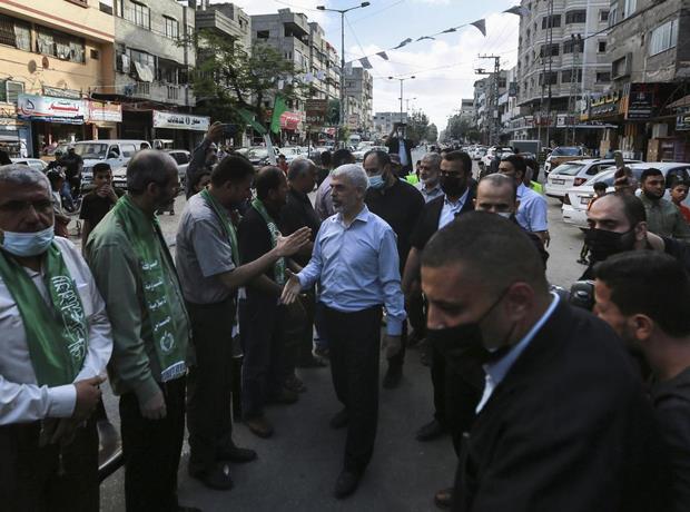 Hamas desafiante con desfile militar, aparición del máximo líder