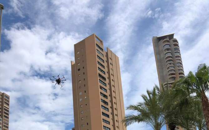 ¿Drones para transportar personas además de para repartir paquetes?