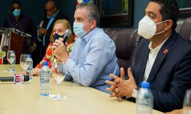 Ministro Neney Cabrera anuncia la intervención técnica del vertedero de La Vega