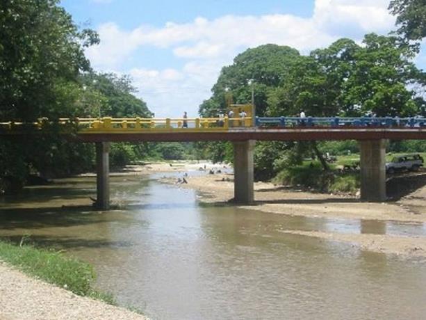 Agricultores RD y Haití comparten un “caño” del río Masacre