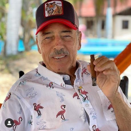 Andrés García cumple 80 años y no aspira ni a cinco más