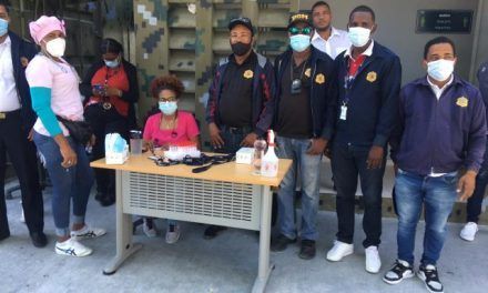 Salud Pública vacuna al personal de migración en el paso fronterizo por Jimaní