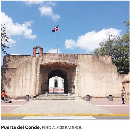 Conjunto: Mausoleo, baluarte y Parque Independencia