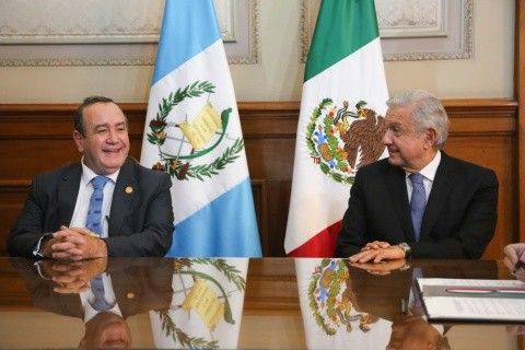 López Obrador exporta a Guatemala sus programas como solución a la migración