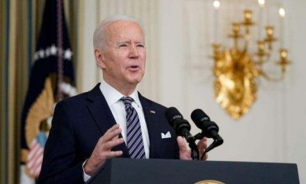 Biden revoca decretos de Trump sobre migración, redes sociales y estatuas