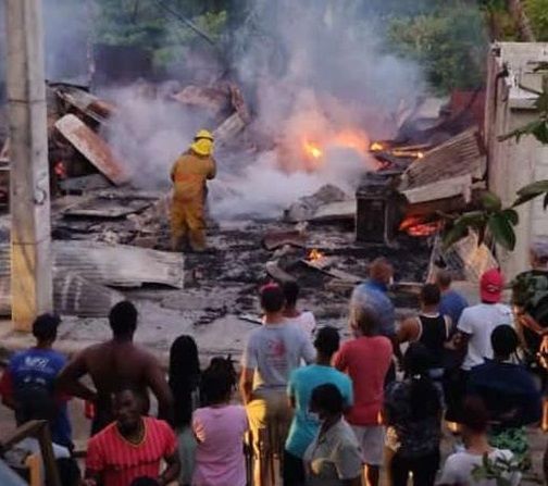 Luto en Villa Mercedes: muere madre y su hija de 7 años en incendio