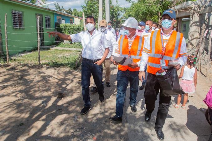Implementan 33 miniproyectos eléctricos en San Juan de la Maguana