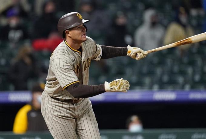 Machado remolca cinco con cuadrangular y triple