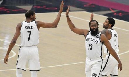 Nets se recuperan de lento comienzo para ganarles a Celtics
