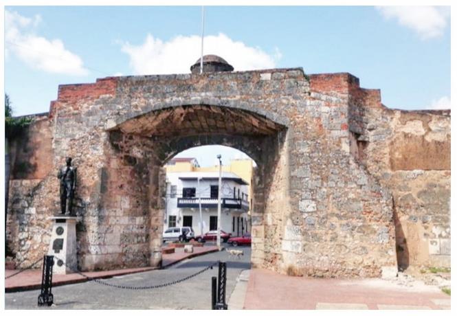 Puerta de la Misericordia, un lugar que marca un hito en la historia dominicana