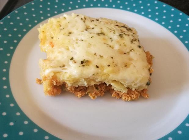 Sabores tradicionales: pastelón de papas relleno de carne