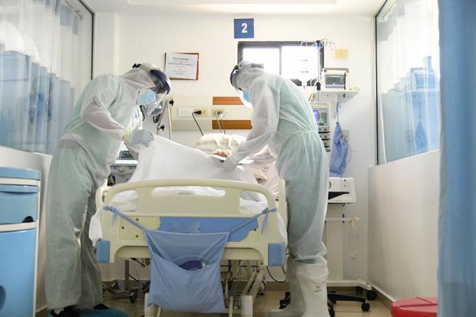 Salas UCI de tres hospitales están al tope de pacientes